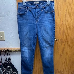 Madewell 10” high rise skinny 30T.